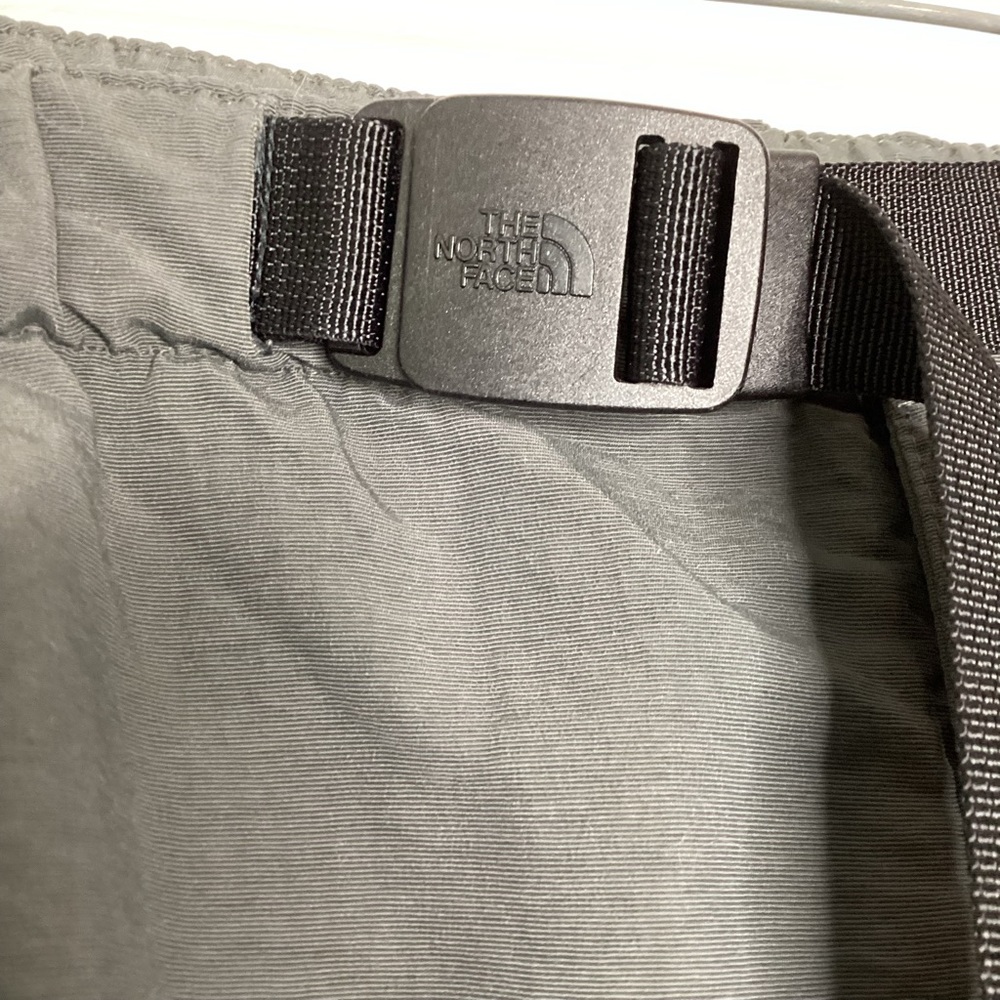 The North Face Belted Cargo Shorts XXL - Picture 7 of 7